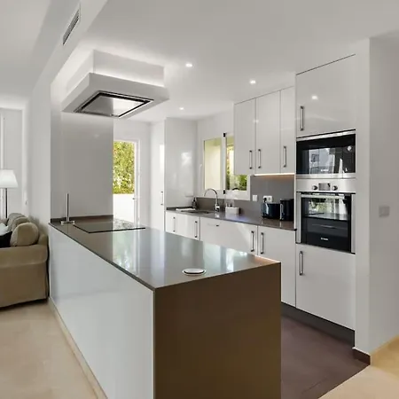 Apartmán Alcazaba Lagoon Family By Costarentals - Ref M14 Estepona