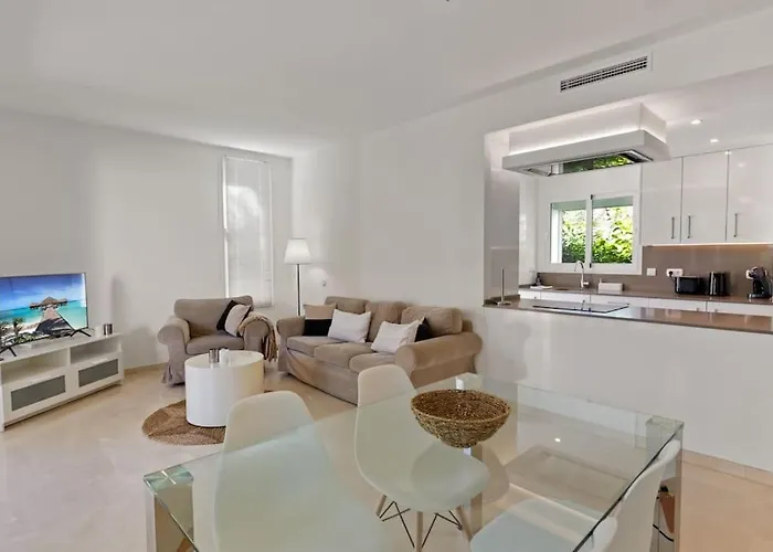 Alcazaba Lagoon By Costarentals - Ref M14 Apartamento Estepona